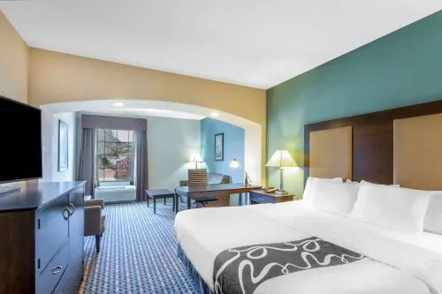 La Quinta Inn & Suites by Wyndham Stonington-Mystic Area Hotels in Pawcatuck