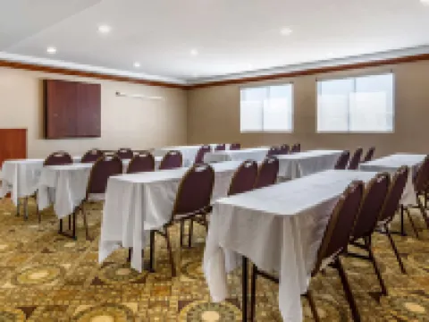 Comfort Inn Warren Hotels in Warren