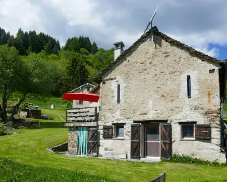 Rustico Tecc Berbis アックアロッサのホテル