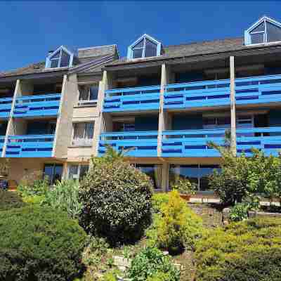 Le Castel du Cantal Groupe Village Fani Hotel Exterior
