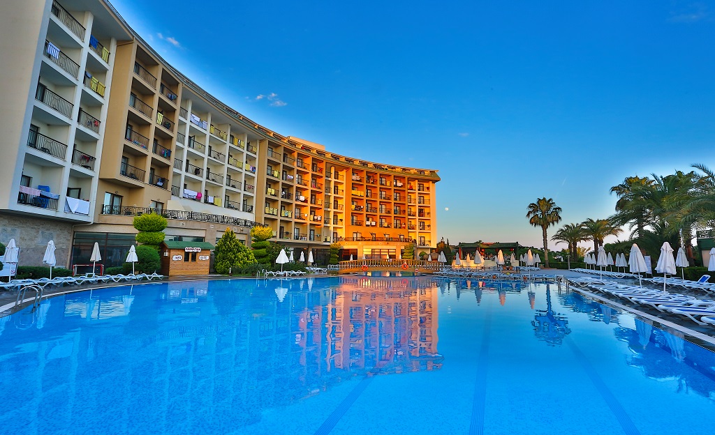 Lyra Resort