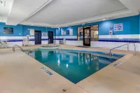 Comfort Suites Near Mcas Beaufort - Pools