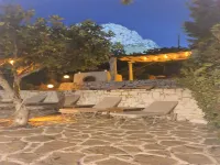 Very Spacious and Well Equipped Room Near the Sea