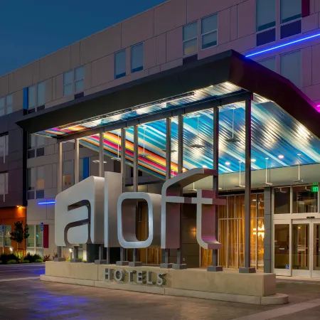 Aloft Dubai Airport Отели рядом с достопримечательностью «Гархуд»