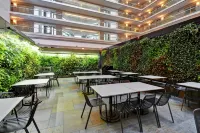 Embassy Suites by Hilton Chicago Downtown Magnificent Mile - breakfast