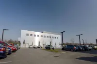 Kyriad Prestige Pau - ZÉNITH - Palais des Sports - parking