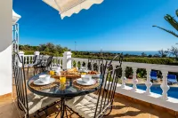 Los Olivos 3 Bedroom Villa with Heated Pool