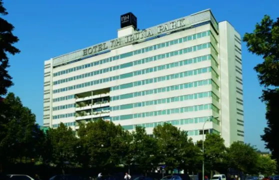 伊魯尼亞公園NH酒店