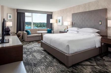 Sheraton Vancouver Guildford Hotel Отели рядом с достопримечательностью «Тайнхед Хатчери»