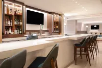 Holiday Inn LOS ANGELES - LAX AIRPORT by IHG - ที่มีบาร์