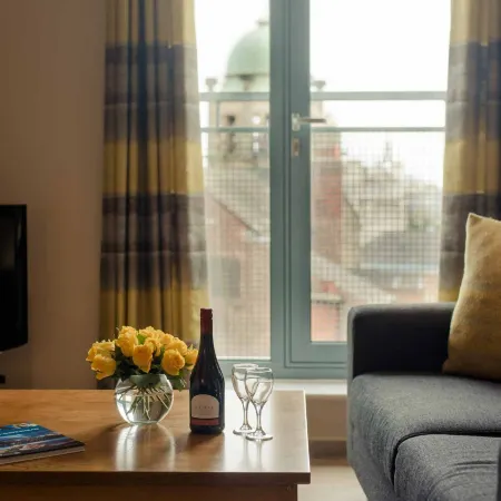 Premier Suites Newcastle Отели рядом с достопримечательностью «Железнодорожный вокзал Ньюкасла»