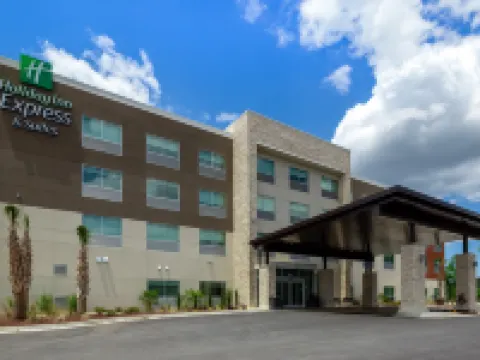 Holiday Inn Express & Suites LATTA by IHG Hotels in Dillon County