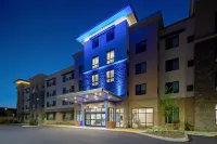 Holiday Inn Express & Suites Valencia - Santa Clarita Hotels in Santa Clarita