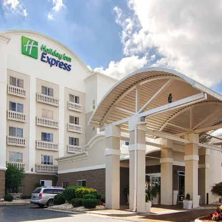 Holiday Inn Express & Suites MOORESVILLE - LAKE NORMAN by IHG
