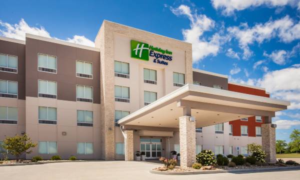 Holiday Inn Express & Suites Litchfield West by IHG