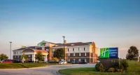 Holiday Inn Express & Suites Altoona-Des Moines فنادق في Altoona