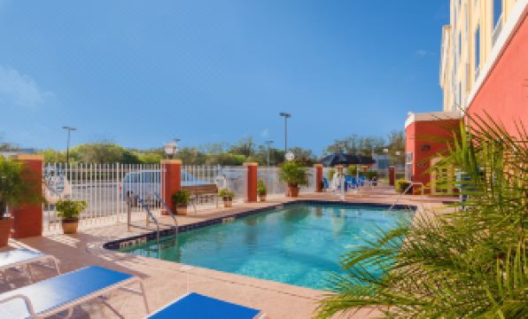 Holiday Inn Express & Suites TAMPA-FAIRGROUNDS-CASINO by IHG