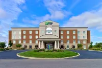 Holiday Inn Express & Suites Terre Haute Hotel in zona Bob Warn Field at Sycamore Stadium