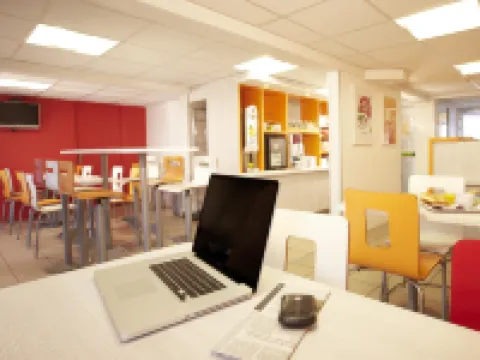 พรีเมียร์ คลาส อาร์ล โรงแรมในอาร์ล