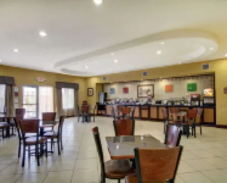 Comfort Inn & Suites