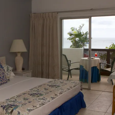 Tropical Sunset Beach Apartment Hotel