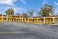 Super 8 by Wyndham Palestine TX - breakfast