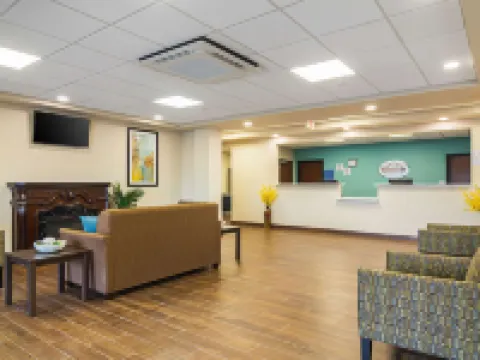 匹茲堡莫納卡郊區套房酒店 森特酒店