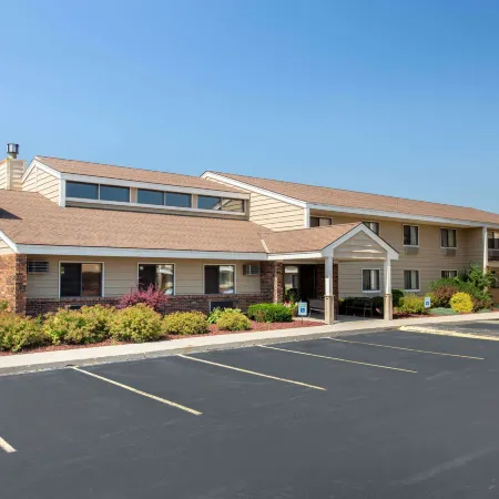 AmericInn by Wyndham West Bend