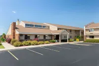 AmericInn by Wyndham West Bend Hotels near Walmart Supercenter