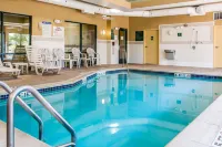 Comfort Suites - Pools