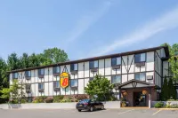 Super 8 by Wyndham Norwich Hotels in Chenango County