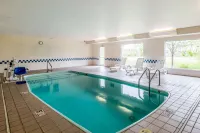 Quality Inn - Pool