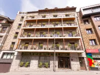 Yomo Petit Paris Hotels in Encamp