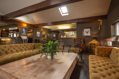 Pettifers Freehouse Hotel Hotel dekat Highgrove Gardens
