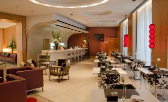 725 Continental Hotel