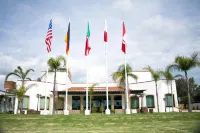 Hotel Ecce Inn & Spa Отели в г. 