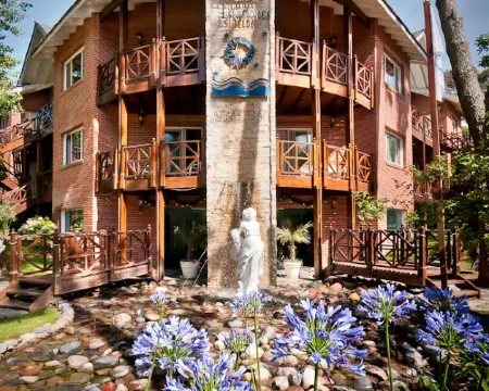 Las Cuatro Estaciones Hotels in Carilo