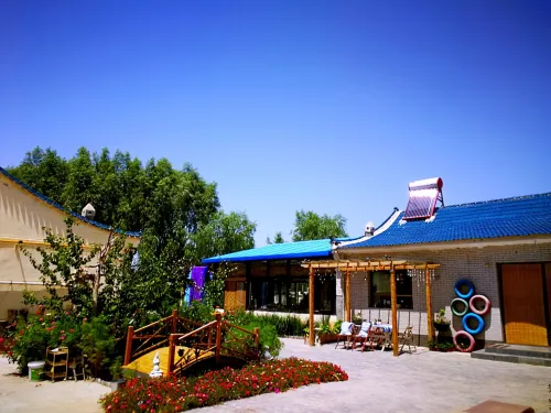 Yang Tudou Courtyard Chinese Inn (Binhe Avenue)