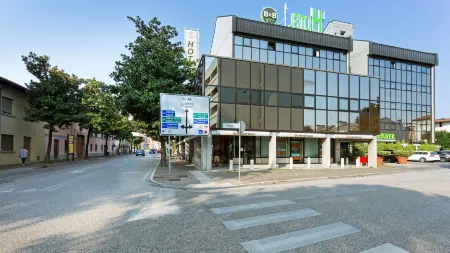 B&B Hotel Udine Отели в г. Фаэдис