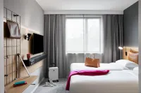 Moxy Bristol Hotels near Prince Street Bridge