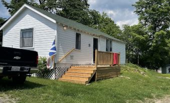 Sunny Acres Resort and Marina - Housity