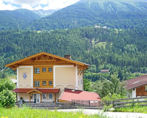 Pfeifer Hotels in Pians