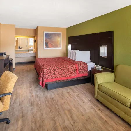 Days Inn by Wyndham Tupelo