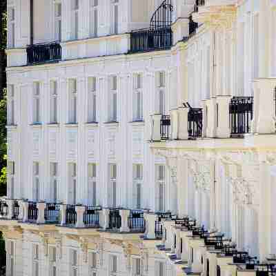 Grandhotel Pupp Hotel Exterior