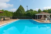 Holiday Inn Express PHILADELPHIA NE - BENSALEM by IHG - Pools