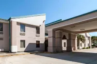 Quality Inn & Suites Lafayette Hotels in Breaux Bridge