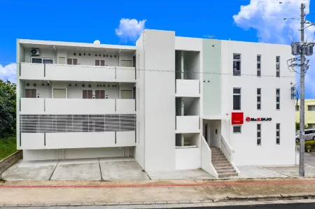 Mr.Kinjo Inn Rinzu Seragaki Отели рядом с достопримечательностью «National Institute of Information and Communications Technology Okinawa Electromagnetic Wave Technol»