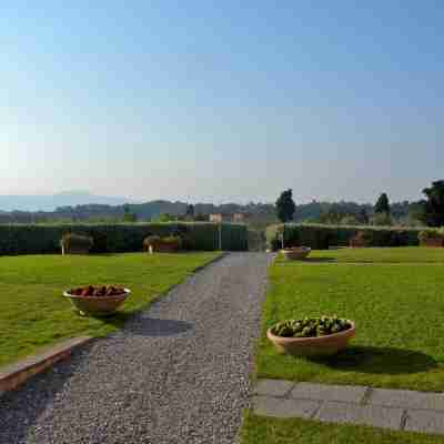 Borgo Colleoli Resort Hotel Exterior