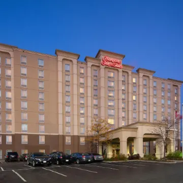 Hampton Inn & Suites by Hilton Toronto Airport