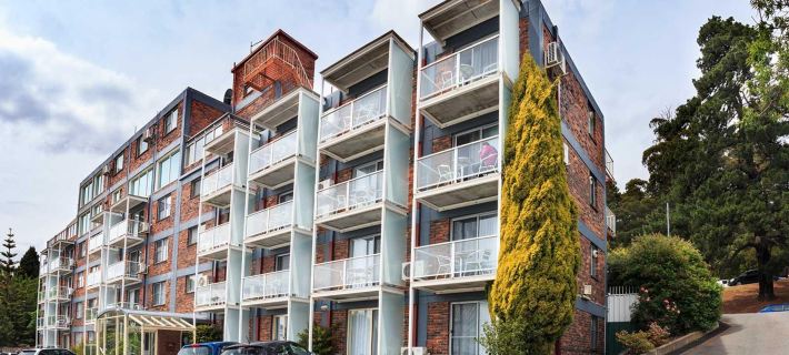 Adina Place Motel Apartments Hotels in Launceston
